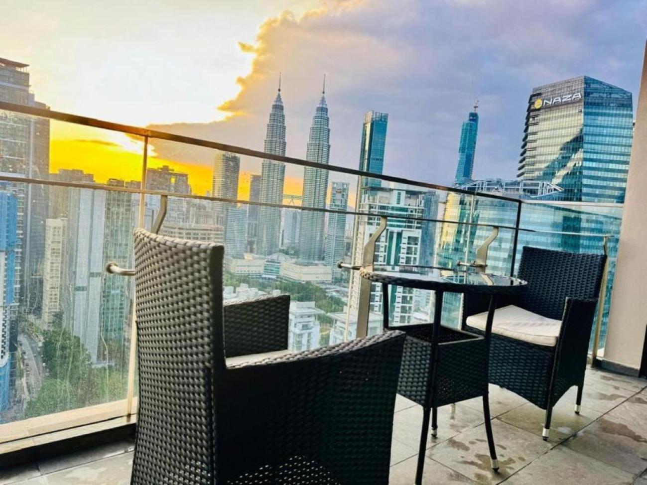 Crown Suites The Manor Klcc Kuala Lumpur City Center Extérieur photo